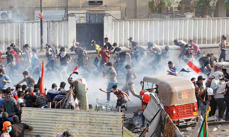 العراق: الميليشيات ترد على التظاهرات بـ«حمام دم» … وعناصر الخزعلي يفتحون النار على المحتجين  منذ 53 دقيقة العراق: الميل العراق-29