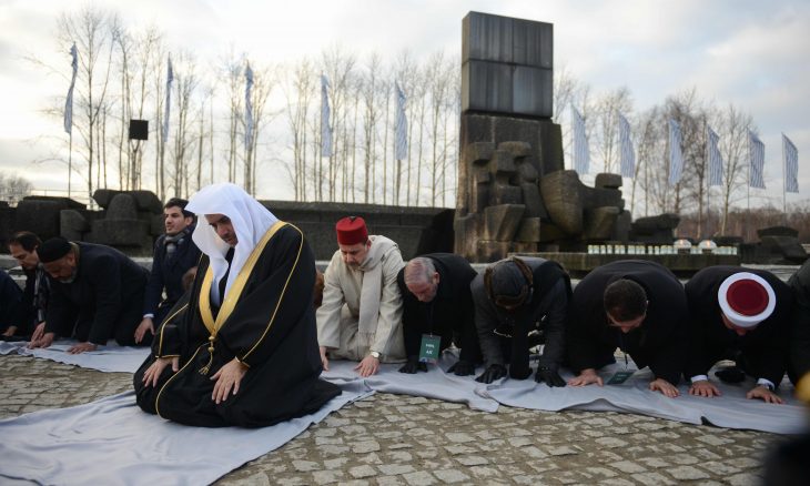 وفد بقيادة السعودية يحيي ذكرى محرقة اليهود في بولندا صور القدس العربي