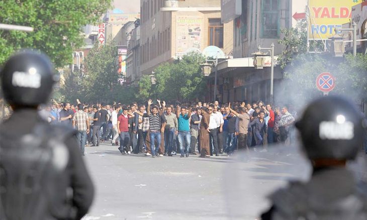  مظاهرات عرب وكرد العراق غير مجدية : هيفاء زنكنة -هيفاء-1-730x438