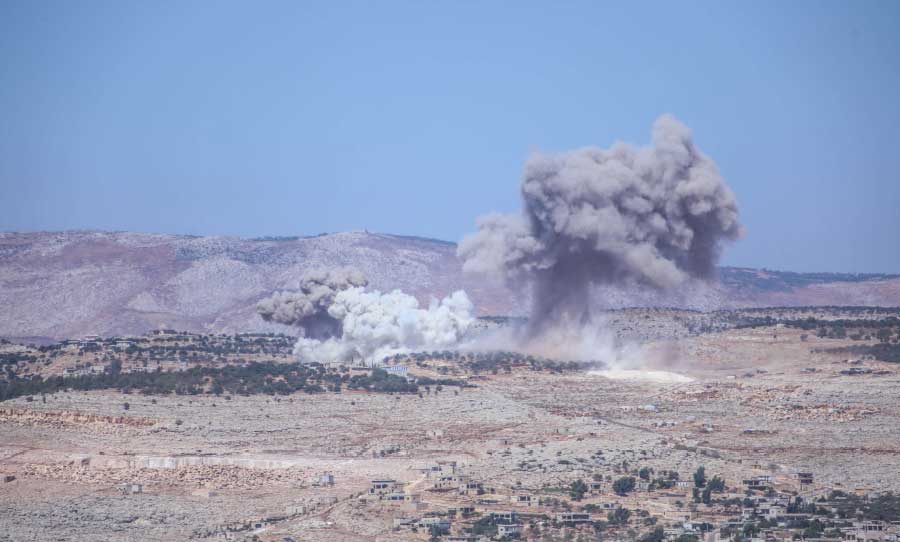 Russian forces start 16 raids and induce a horrible massacre in the Idlib countryside