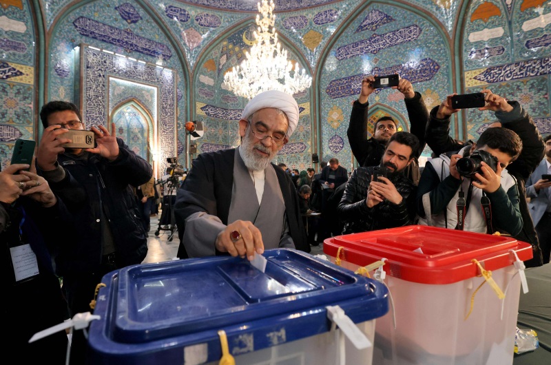 الإقبال على الانتخابات في إيران يسجل انخفاضا تاريخيا وسط حالة من السخط