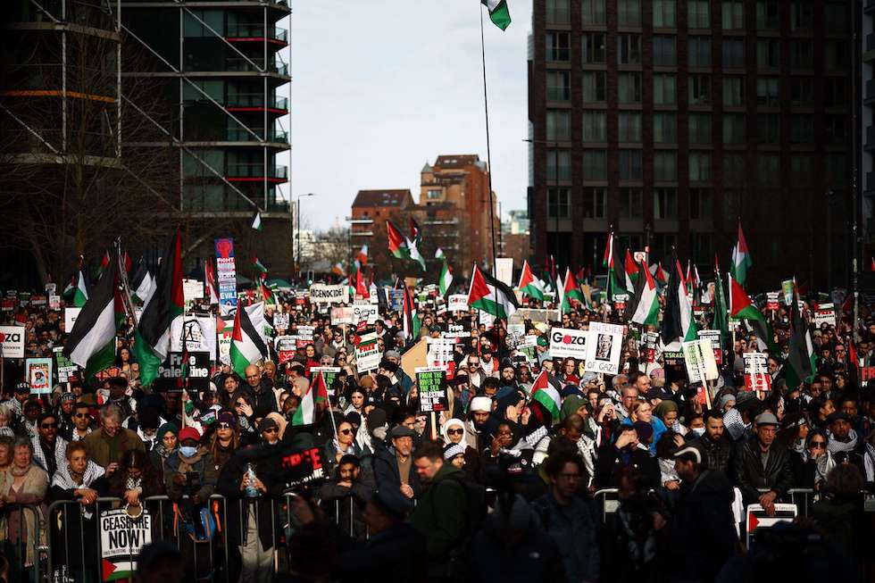 الآلاف يتظاهرون في لندن مطالبين بوقف إطلاق النار في غزة- (صور وفيديو)