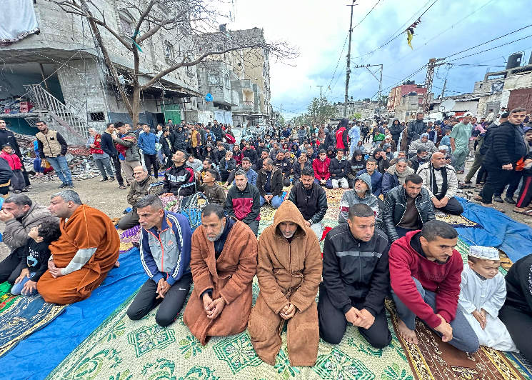 صلاة العيد على انقاض المساجد في غزة 14