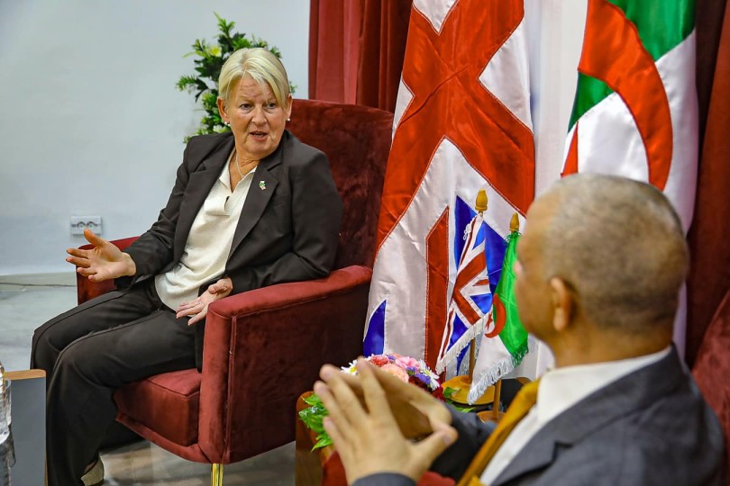 السفيرة البريطانية ترد على احتمال ترحيل المهاجرين الجزائريين إلى رواندا