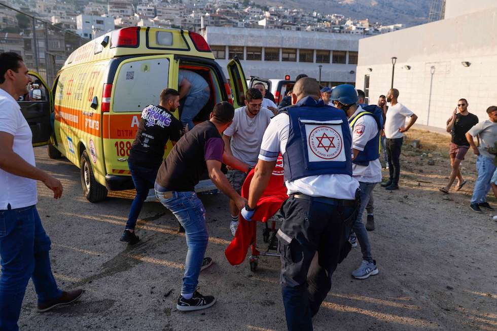 مقتل 12 شخصاً جراء سقوط صاروخ في الجولان السوري المحتل.. اتهام إسرائيلي لـ”حزب الله” والأخير ينفي- (صور وفيديو)