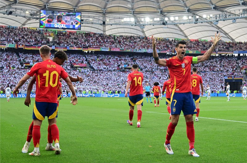 قائد إسبانيا يلوح بالاعتزال دوليا بعد يورو 2024