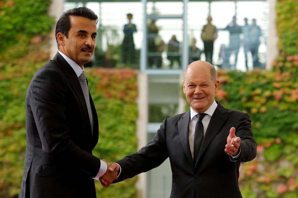 أمير قطر والمستشار الألماني يبحثان التطورات الإقليمية والدولية