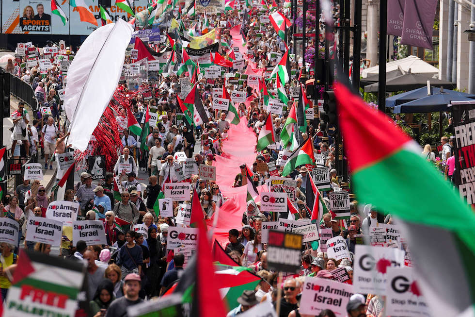 مظاهرة حاشدة في لندن تضامنا مع الفلسطينيين