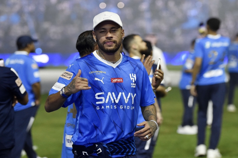 مدرب الهلال السعودي يفكر في إسقاط نيمار