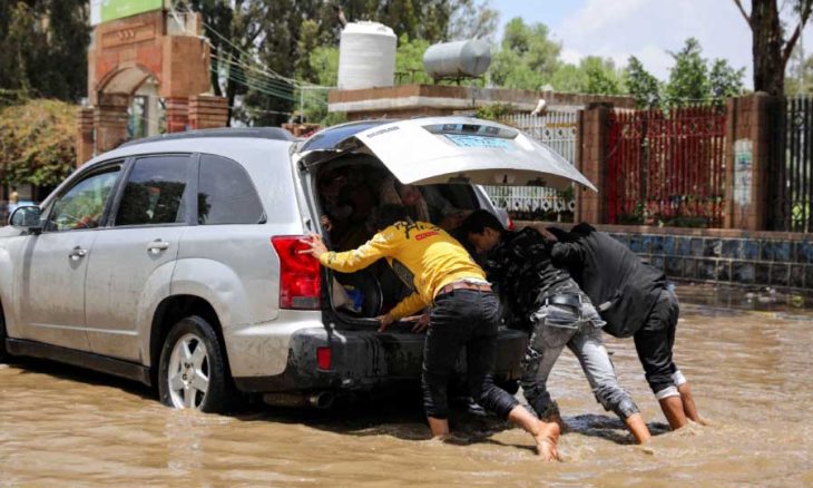اليمن.. عشرات الوفيات والمفقودين جراء السيول والانهيارات الصخرية- (فيديو)