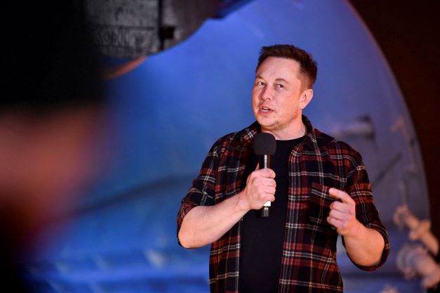 إيلون ماسك يترقب حجب إكس في البرازيل مع تصاعد خلاف قانوني مع قاض