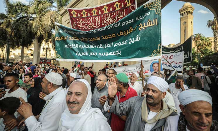 بالذكر والمدح.. أكبر موكب صوفي في مصر يحيي ذكرى مولد النبي- (صور)