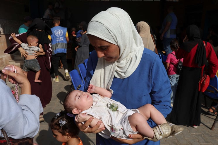 ثاني أيام الحملة.. صحة غزة تطعم نحو 159 ألف طفل ضد الشلل