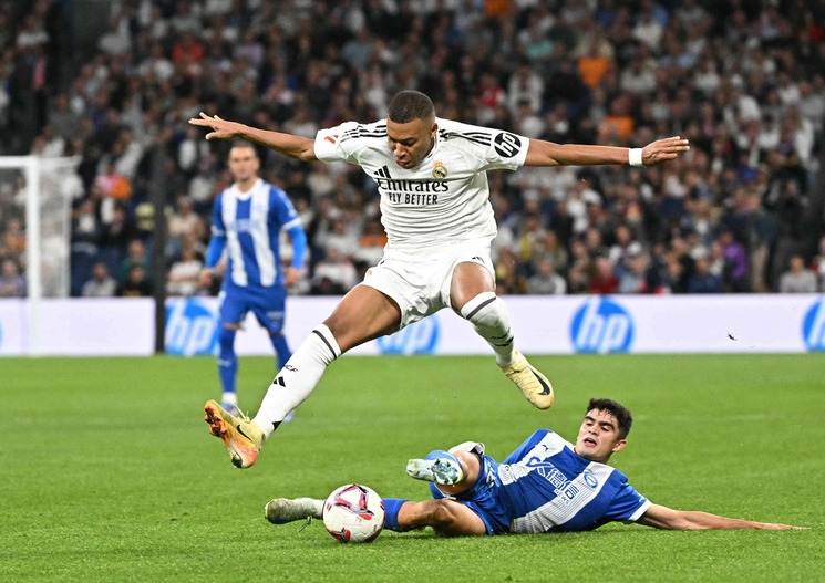 ريال مدريد ينجو من انتفاضة ألافيس ويفوز عليه 3-2 بالدوري الإسباني