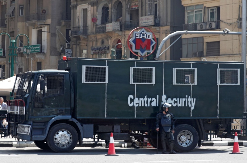 مصر: السجن 5 سنوات لشخص عرض ابنه للبيع على فيسبوك