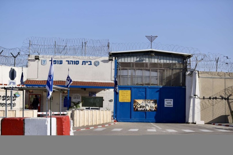 هيئة شؤون الأسرى: إصابة معتقل فلسطيني سابق بسرطان الدم