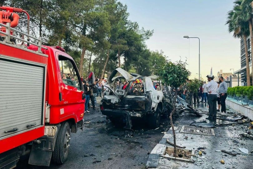 قتيلان في غارة إسرائيلية على سيارة بدمشق.. و”الجهاد الإسلامي” تنفي اغتيال أمينها العام زياد النخالة- (صور وفيديو)