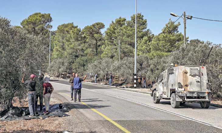 الاحتلال يقتحم مدناً في الضفة… ويعتقل عشرات الفلسطينيين