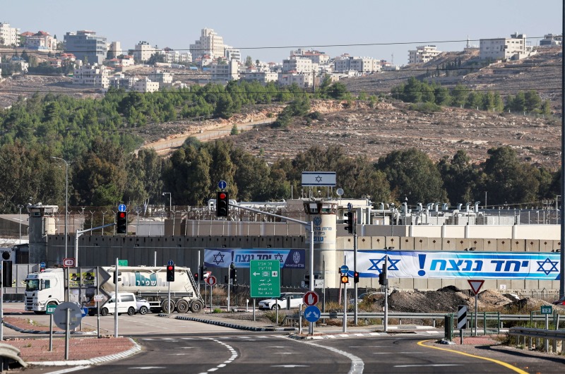 فلسطينية محررة من سجون إسرائيل: الأسيرات تحت القمع والتنكيل 