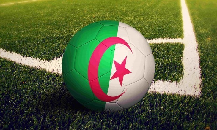 اتحاد الكرة الجزائري يحقق في أحداث عنف تسببت في إلغاء مباراة بدوري الهواة