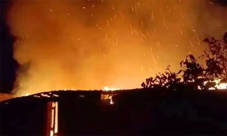 ليبيا: حرائق غامضة في مدينة غربي البلاد تلتهم قرابة 20 منزلاً وسط دعوات للتحقيق