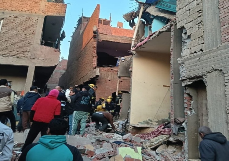مصر: وفاة 10 أشخاص وإصابة 6 في انهيار منزل بالجيزة- (فيديو)