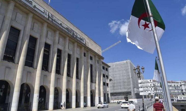 في سياق أزمة كبرى مع باريس.. تحركات في البرلمان الجزائري لصياغة قانون تجريم الاستعمار