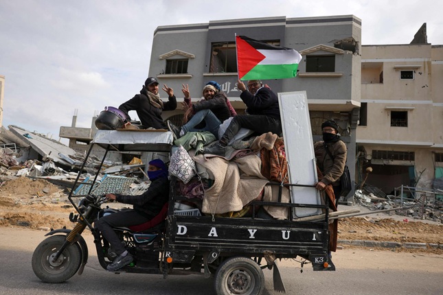 وزير المال الإسرائيلي: خطة ترامب لنقل سكان غزة بدأت “تتبلور”
