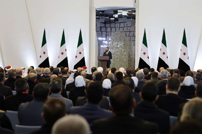 من هو الصديق العلوي للرئيس أحمد الشرع الذي مهّد لانهيار نظام الأسد وأصبح مهندسًا للسلم الأهلي في سوريا؟