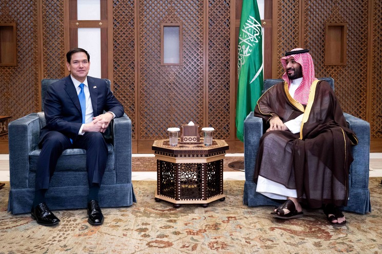 ولي عهد السعودية يبحث المستجدات الإقليمية والدولية مع وزير خارجية أمريكا