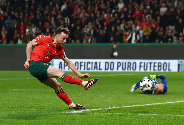 البرتغال تكتسح الدنمارك بخماسية وتتأهل لمواجهة ألمانيا في قبل نهائي دوري أمم أوروبا