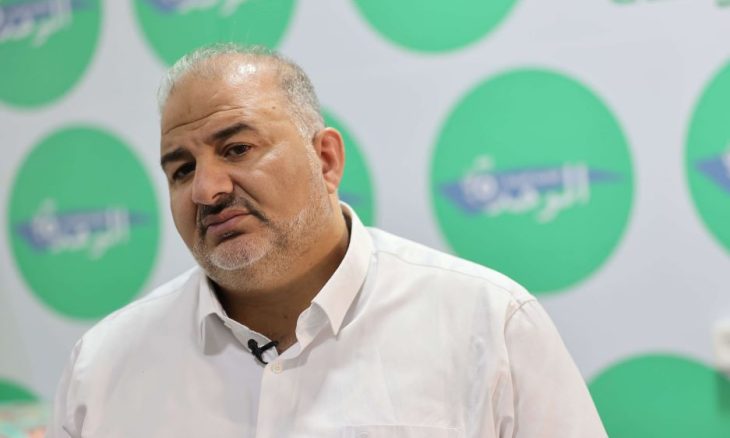 منصور عباس يقدّم للقمة العربية في القاهرة مبادرة “جسور التصالح والسلام”