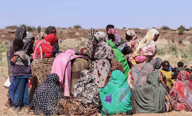 لجنة إغاثية سودانية: مقتل 4 نازحين في مخيم “أبوشوك” بقصف للدعم السريع