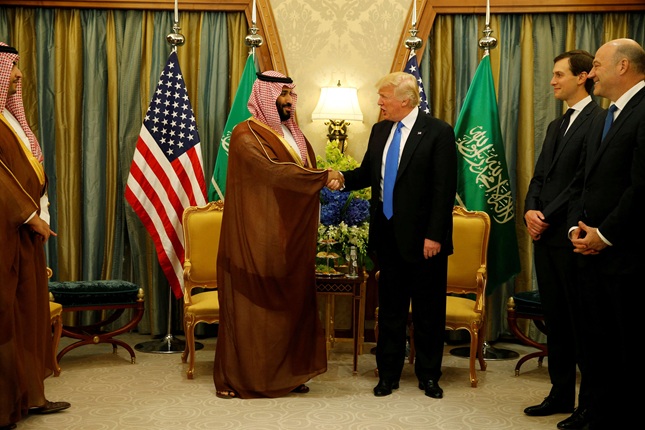 هل سيقنع ترامب السعودية بصفقة أسلحة بقيمة مئة مليار دولار؟ أم سيكرر فشل 2017؟