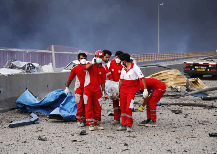 وزارة الدفاع الإيرانية: لا وجود لشحنات عسكرية مخزّنة في موقع انفجار الميناء