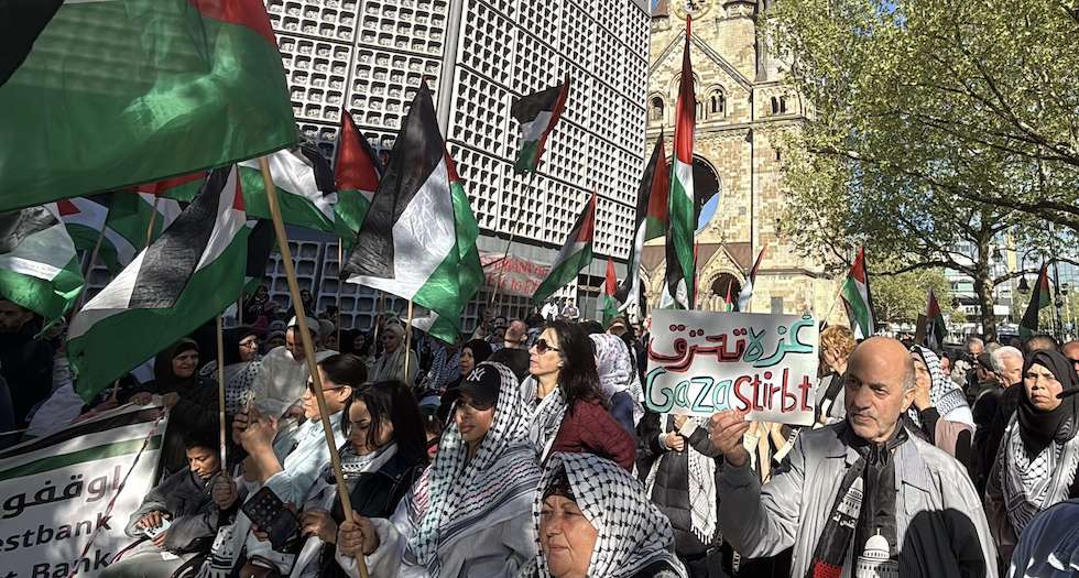 برلين.. مئات المتظاهرين يطالبون بوقف الإبادة الإسرائيلية في غزة