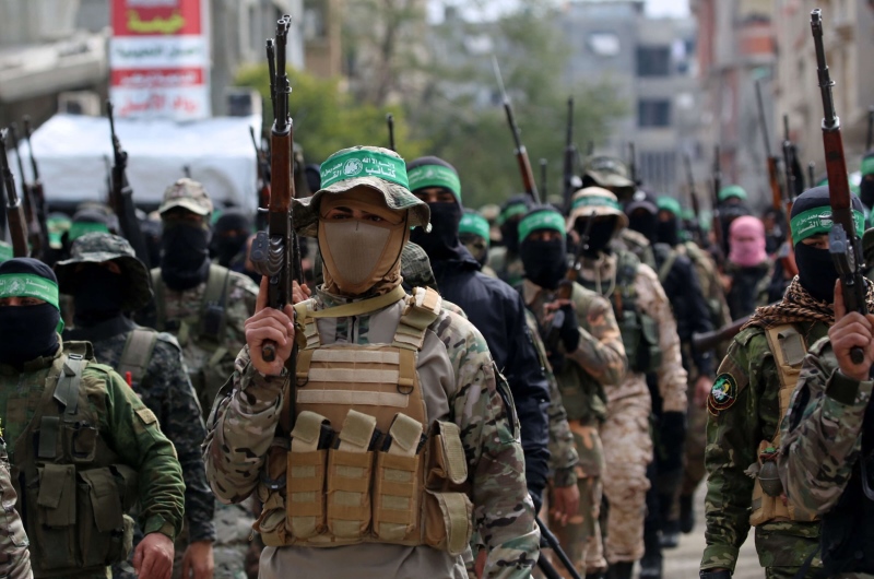 مسؤولان في حماس يعلنان رفض التفاوض على نزع سلاح الفصائل وسط مطالب بصفقة شاملة تنهي الحرب