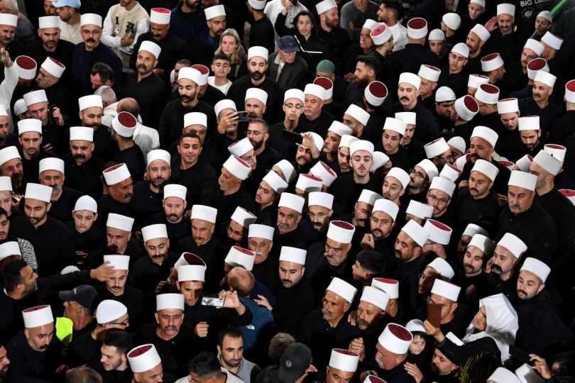 نحو 600 رجل دين درزي يزورون مقاما دينيا في إسرائيل
